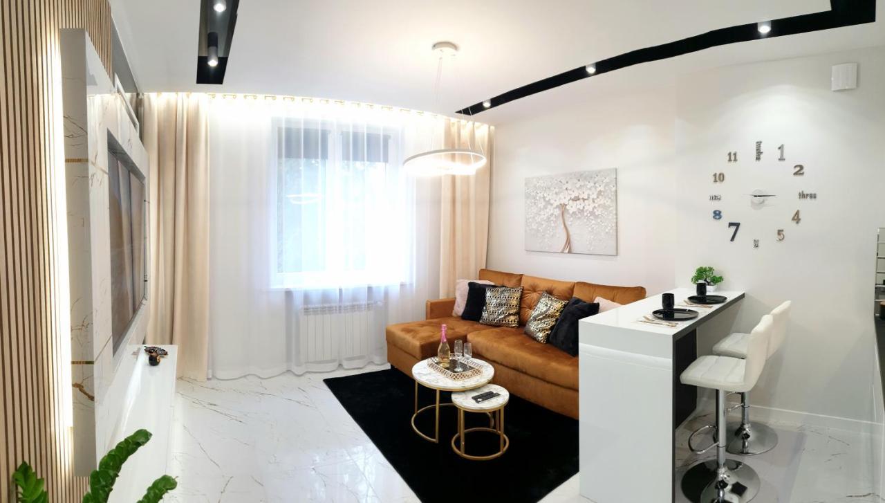 Vip Room 2+2 Konin  Εξωτερικό φωτογραφία