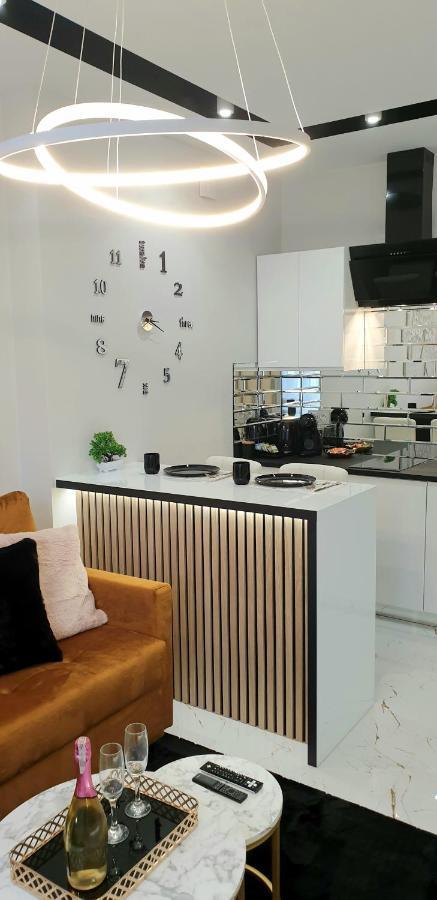 Vip Room 2+2 Konin  Εξωτερικό φωτογραφία